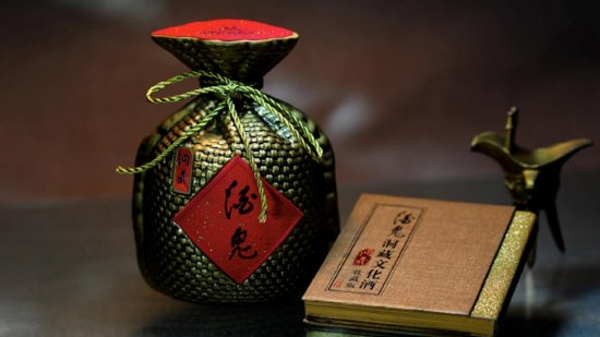 股融贷 酒鬼酒上半年净利预跌九成，胖东来还带得动吗？